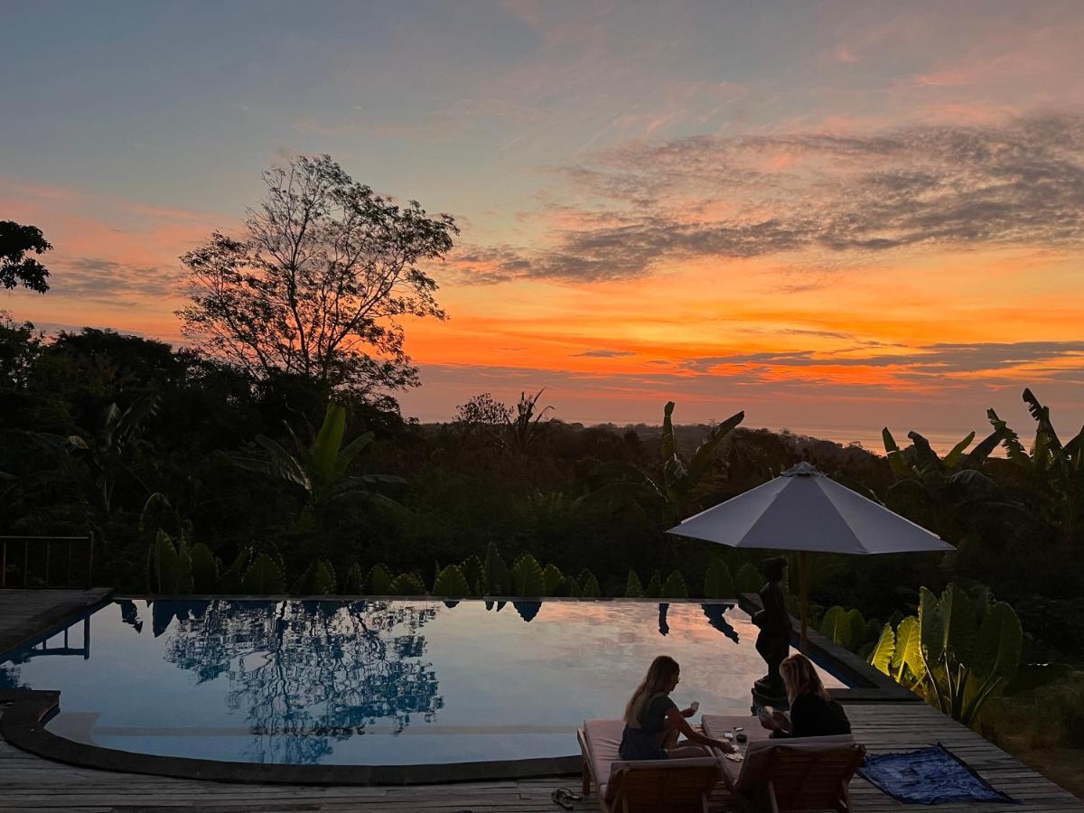 Sunset Hill Lembongan Hotel Eksteriør billede